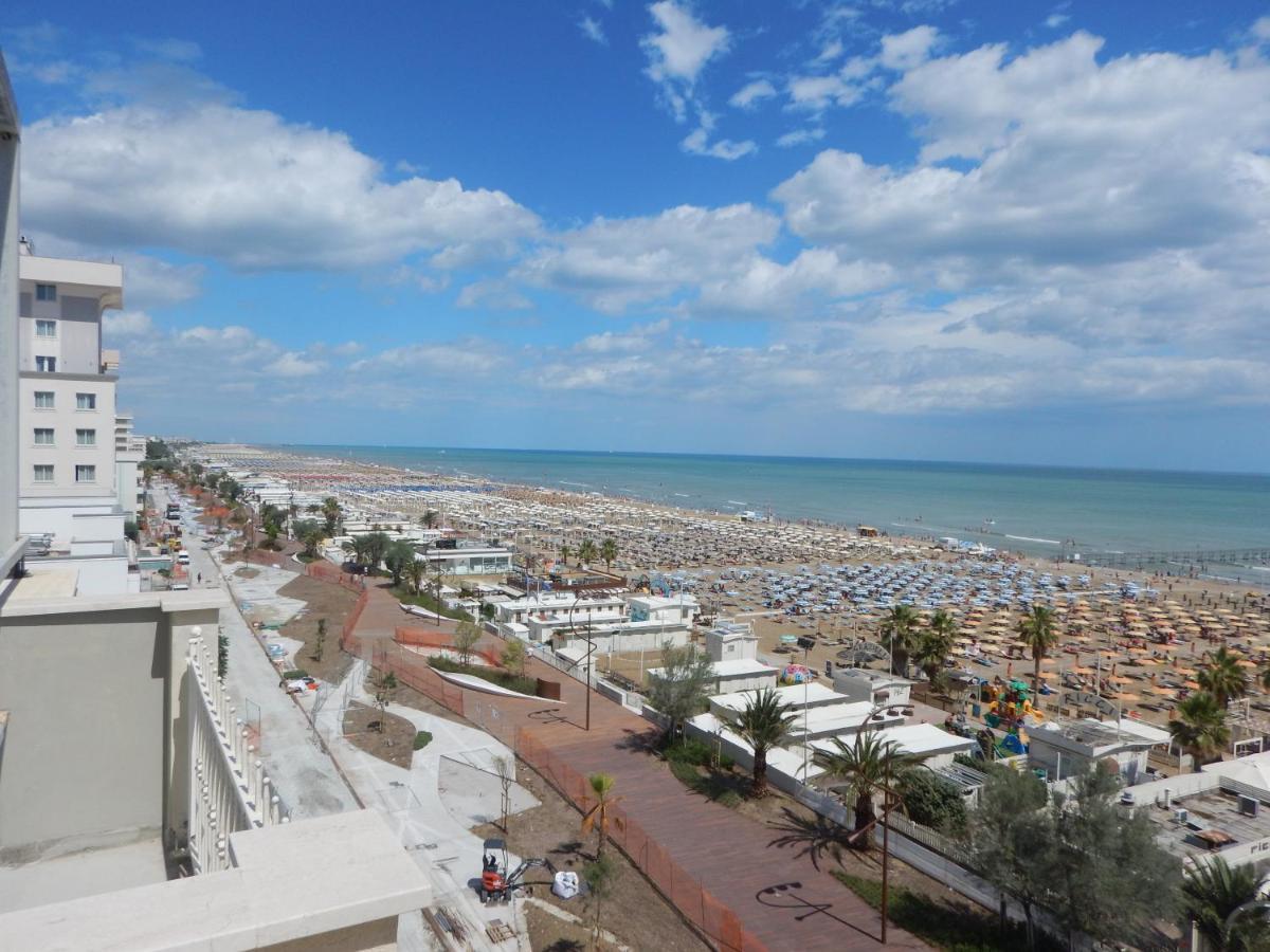 Hotel Giannini Rimini Exterior foto